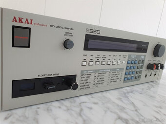 Sampler Akai S950 jako nový - 10