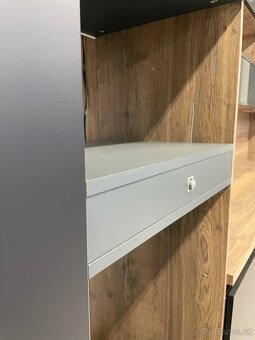 Prodám NOVOU černou kuchyň Plzeň DTD Egger U899 - 10