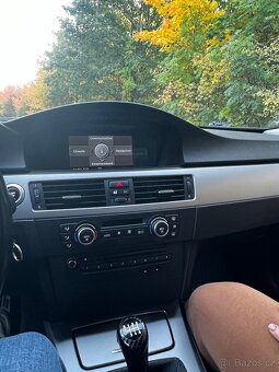BMW E90 318i - 10
