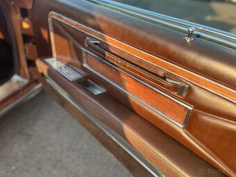 Lincoln Continental Mark III - 10