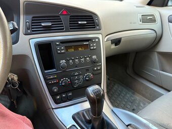 Volvo XC70 2.4D5 AWD 136kW Manuál Tažné Servisní kniha - 10