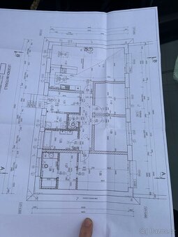 Hledám zedníky - 10