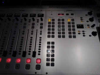Studer OnAir 2500 18 faderů s externím napájením - 10