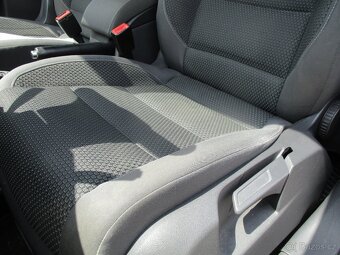 VW TOURAN 1,6TDI TDi 77kw Klimatr. 6rychlostí 2011 - 10