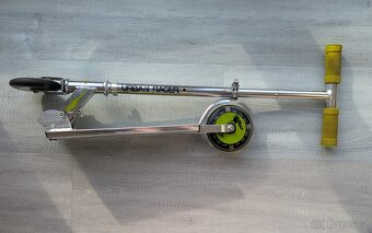 Koloběžka WORKER Racer Urban se svítícími kolečky - 10