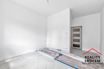 Pronájem zrekonstruovaného bytu 2+1 v rodinném domě, 69 m2,  - 10