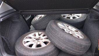 Volkswagen Golf 1.6 - 10