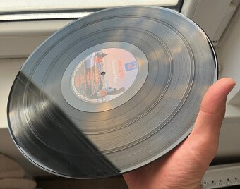 Pink Floyd – A Momentary Lapse Of Reason - 10
