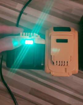 Aku pro nářadí DeWALT 20V/ 9.0mAh+Dual nabíječka, nové. - 10