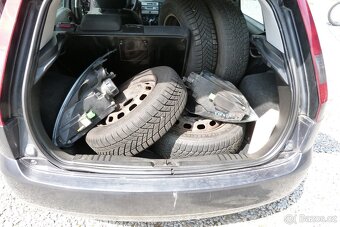 Ford Fiesta 1.3i - 10