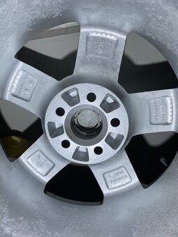 185/60R15 - 10