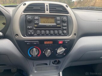 TOYOTA RAV4 1.8 i - 10