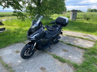 Honda adv 350, top stav - 10