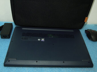 Lenovo IdeaPad 3 17.3“ FULL IPS Ryzen 5 5500 16GB 512GB Vega - 10