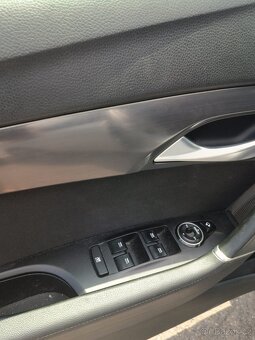 PRODÁM HYUNDAI i40 KOMBI 1,7CRDI 100 kW r.v. 2015. - 10