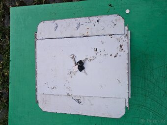 TREZOR NA ZAZDĚNÍ DO ZDI, PODLAHY - 10