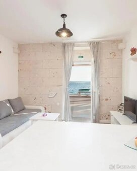 CHORVATSKO: Kamenný dům přímo u moře - 10