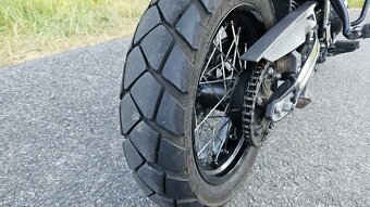 F800GS - 10