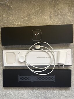 Apple Watch SE 44mm - 10