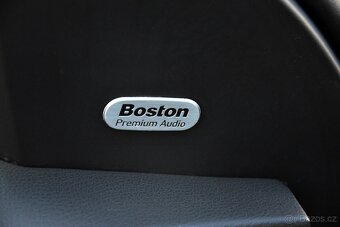 Chrysler 300C 5.7 V8 HEMI TOURING,KŮŽE,XEN,ALU20,KLIMA,TEMP - 10