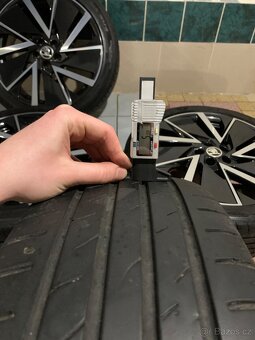 Alu kola Škoda KAMIQ/SCALA R18 5X100 LETNÍ PNEU 215/45 R18 - 10