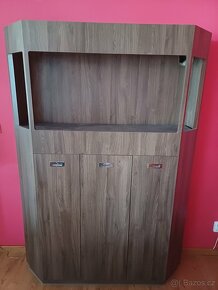 Skříň včetně akvaria - 10