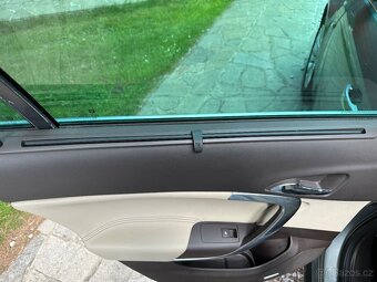 Opel insignia 2.0cdti-118 Kw - 10