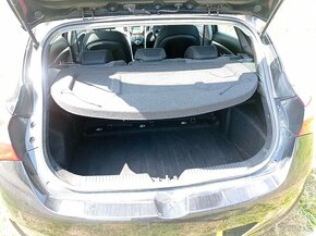 Hyundai i30 1.6 CRDi blue drive active náhradní díly - 10