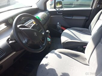 Peugeot 807 - 10