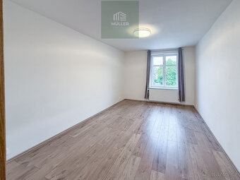 Pronájem prostorného bytu 3+1, 85 m² s parkovacím místem - 10