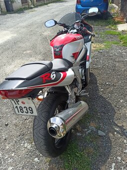 Yamaha R6 - 10