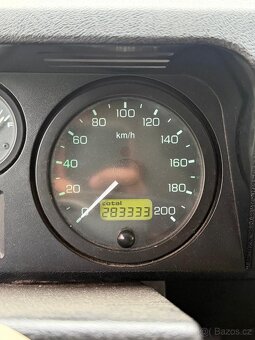 Land Rover Defender PickUp - 10