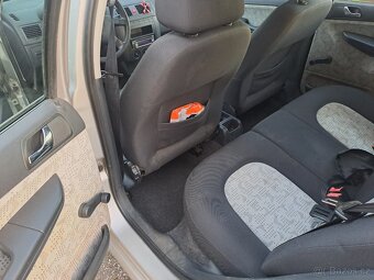 Škoda Fabia 1 1,4 16V - 10