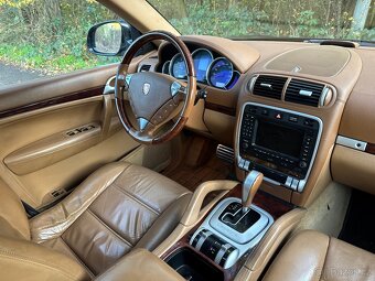 Porsche Cayenne,  4.5 / 250 kW - 10