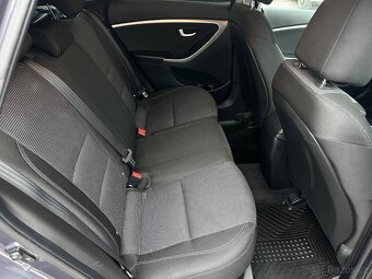 Hyundai i30 1.6i - 10