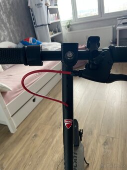 Elektrická koloběžka Ducati - 10