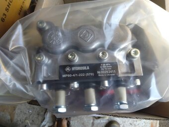 Hydraulický rozvádzač R80-4/1-222 - 10