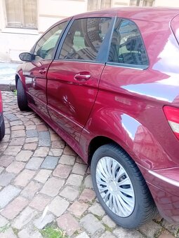 Mercedes B180 - 10