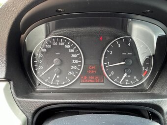 BMW e91 325i N52 manuál - 10