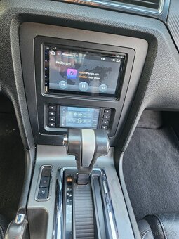 Ford Mustang 5.0 GT/CS 307 kW,2012 automat, naj. 150.000 km - 10