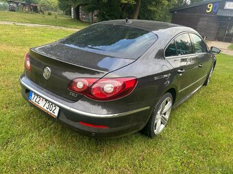 VW  2.0Tdi 103KW R-line  2012 - 10