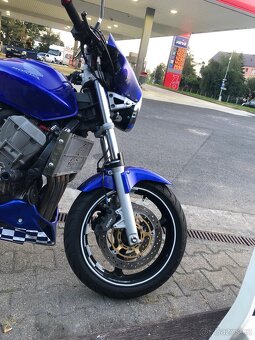 Honda Hornet 900 - 10