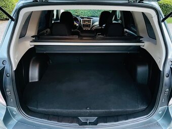 SUBARU FORESTER 2.0i 4x4 AUT TAŽNÉ SERVISKA - 10