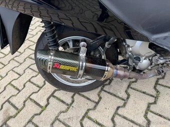 Suzuki Burgman 200G 13,5 KW MALÉ KM - 10