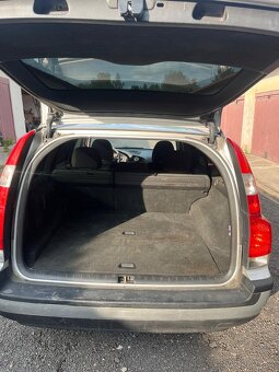 Volvo V70 D5 120kw - 10