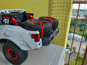 RC Traxxas Unlimited Desert Racer 1:8 TQi RTR s LED Fox - 10