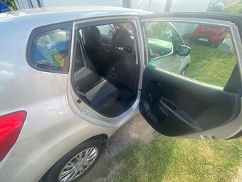 Kia venga 1.4 cvvt - 10