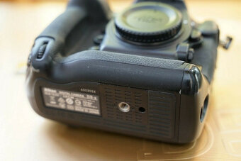 Nikon D5 XQD verze těla profesionální FX plnoformátová zrcad - 10