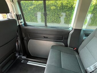 VW Multivan T6, 7 míst, STK do 5/2027,"dobrou noc" paket - 10