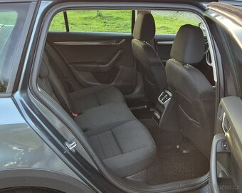 Škoda Octavia 3. Scout 4x4 2.0 TDI 110 KW 1 maj serv kniha. - 10